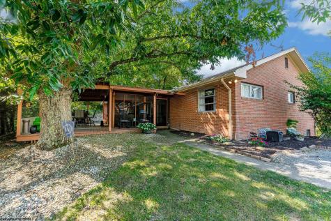 756 Mountain View Place Morgantown WV 26501