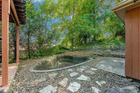 756 Mountain View Place Morgantown WV 26501