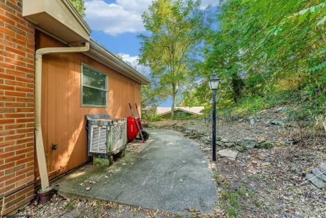 756 Mountain View Place Morgantown WV 26501