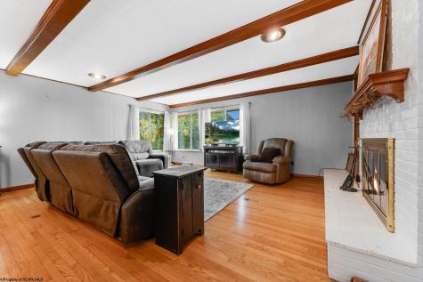 756 Mountain View Place Morgantown WV 26501