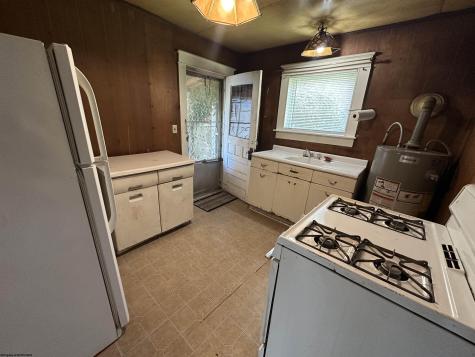 360 Oak Street Burnsville WV 26335