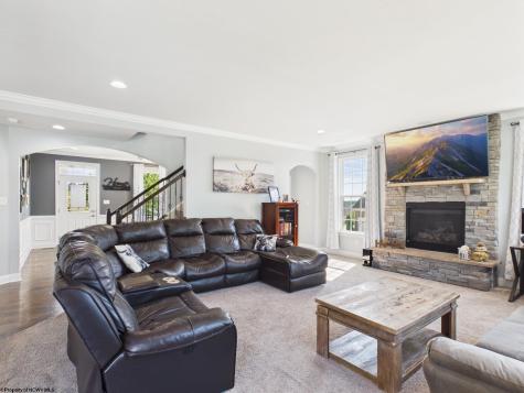 90 Falling Water Lane Morgantown WV 26508