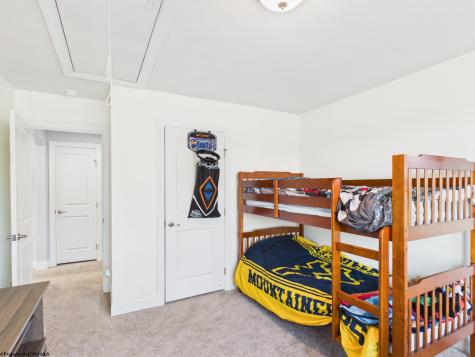90 Falling Water Lane Morgantown WV 26508