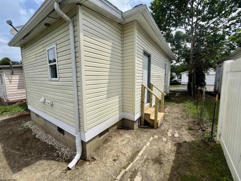 135 Charles Street Clarksburg WV 26301