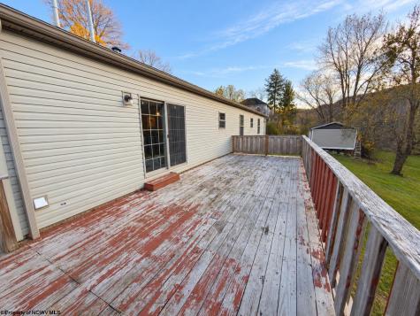 3922 Webster Pike Grafton WV 26354