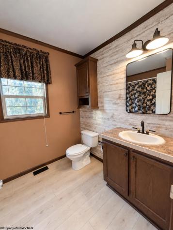 3922 Webster Pike Grafton WV 26354
