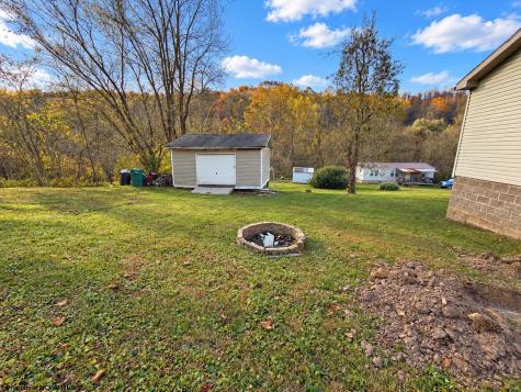 3922 Webster Pike Grafton WV 26354