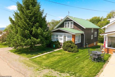 822 Main Street Addison PA 15411