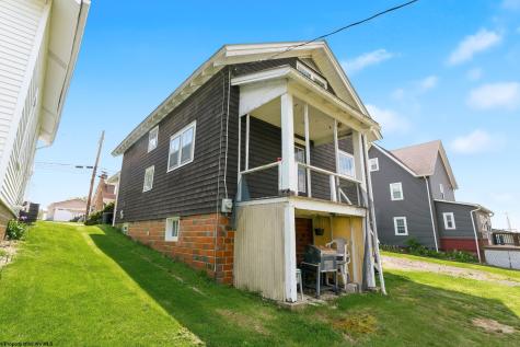 822 Main Street Addison PA 15411