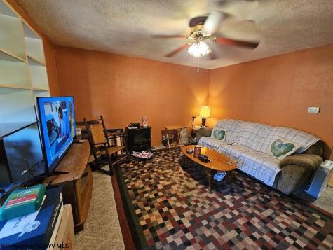 374 Limestone Road Clarksburg WV 26301