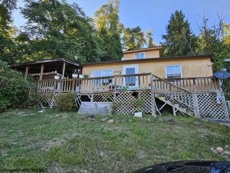 374 Limestone Road Clarksburg WV 26301