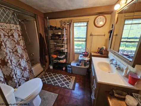374 Limestone Road Clarksburg WV 26301