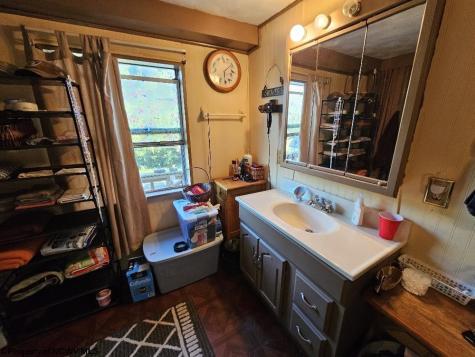 374 Limestone Road Clarksburg WV 26301