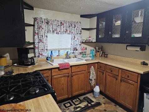 374 Limestone Road Clarksburg WV 26301