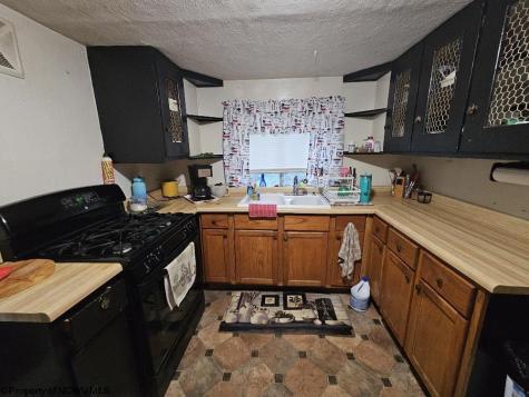 374 Limestone Road Clarksburg WV 26301