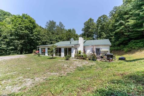 463 Slab Camp Road Independence WV 26374