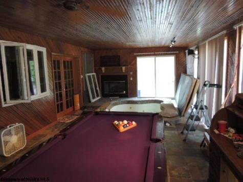 463 Slab Camp Road Independence WV 26374