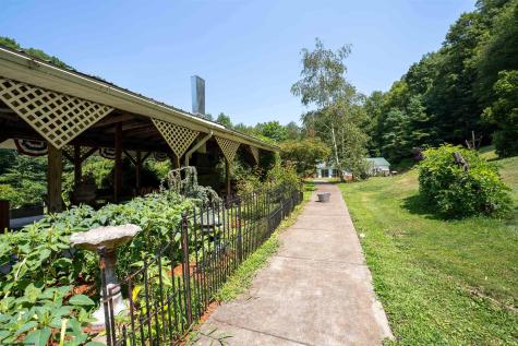 463 Slab Camp Road Independence WV 26374