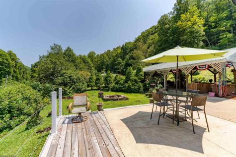463 Slab Camp Road Independence WV 26374