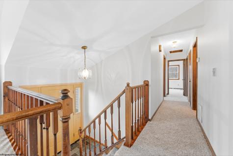 97 Bowlby Hill Road Morgantown WV 26501