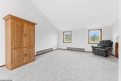 97 Bowlby Hill Road Morgantown WV 26501