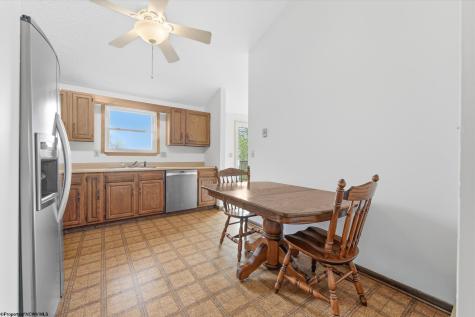 97 Bowlby Hill Road Morgantown WV 26501