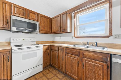 97 Bowlby Hill Road Morgantown WV 26501