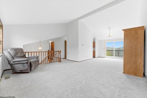 97 Bowlby Hill Road Morgantown WV 26501