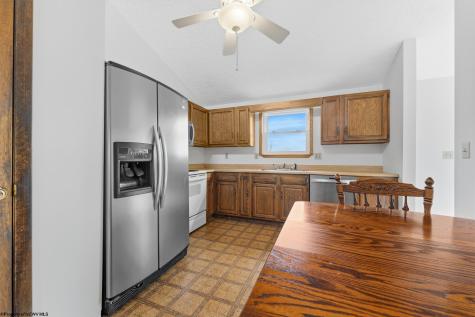 97 Bowlby Hill Road Morgantown WV 26501