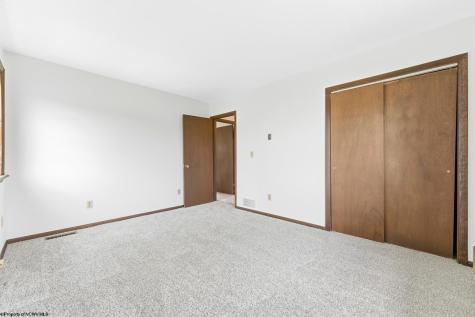 97 Bowlby Hill Road Morgantown WV 26501