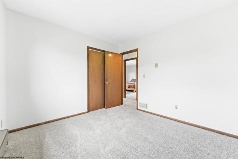 97 Bowlby Hill Road Morgantown WV 26501