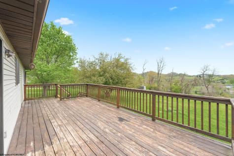 97 Bowlby Hill Road Morgantown WV 26501