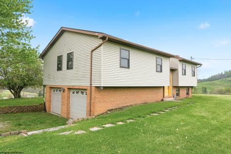 97 Bowlby Hill Road Morgantown WV 26501