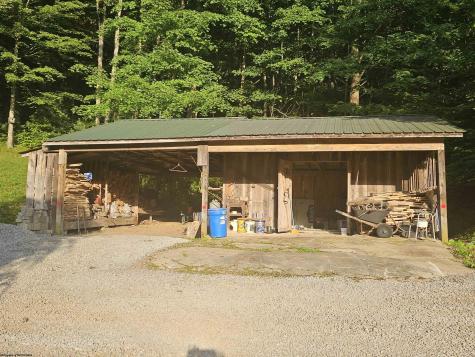 133 Forest Lane Mannington WV 26582