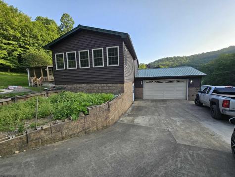 133 Forest Lane Mannington WV 26582