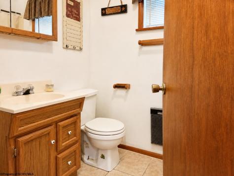 29 Castle Road Mount Nebo WV 26679