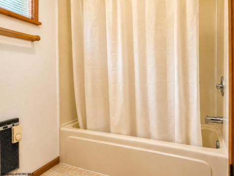 29 Castle Road Mount Nebo WV 26679