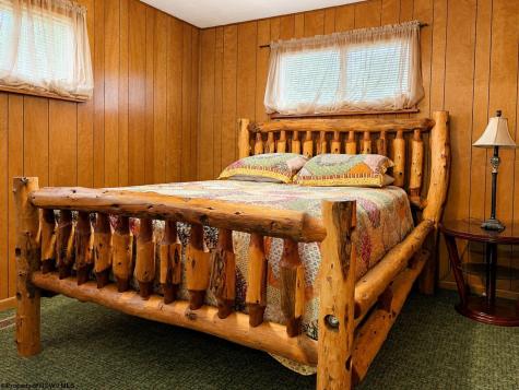 29 Castle Road Mount Nebo WV 26679