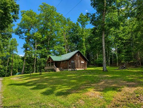 29 Castle Road Mount Nebo WV 26679