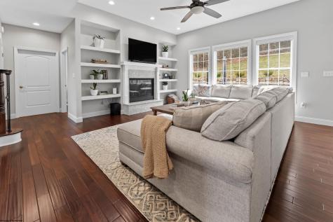 12 Falling Water Lane Morgantown WV 26508