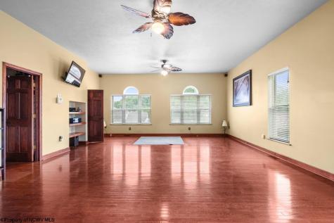 401 Jefferson Street Mannington WV 26582