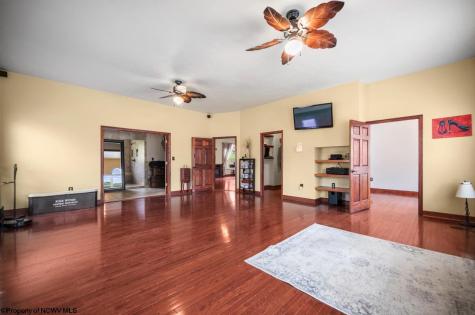 401 Jefferson Street Mannington WV 26582