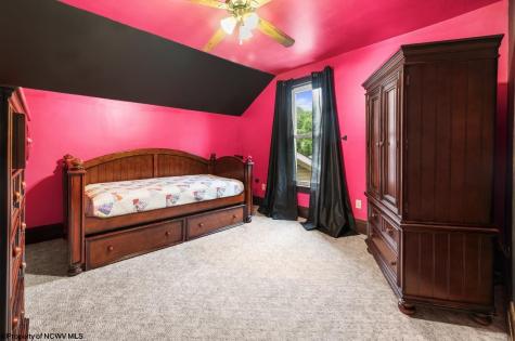 401 Jefferson Street Mannington WV 26582