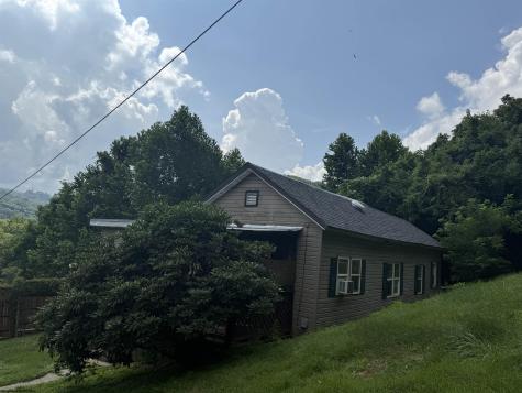 102 Sutton Avenue West Union WV 26456
