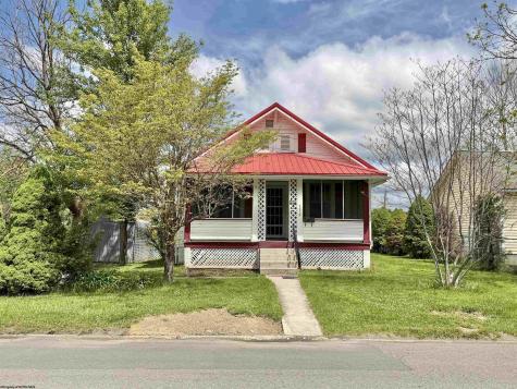 136 Heavner Avenue Elkins WV 26241