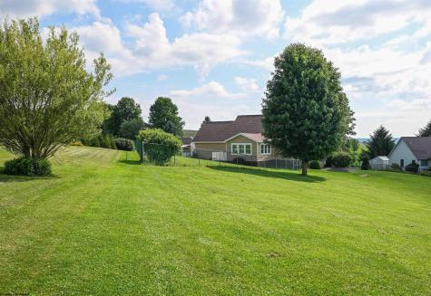 212 Green Valley Drive Reedsville WV 26547
