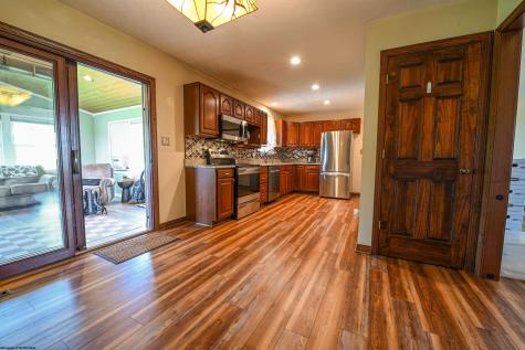 212 Green Valley Drive Reedsville WV 26547