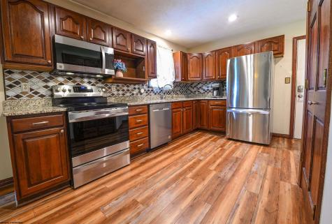 212 Green Valley Drive Reedsville WV 26547