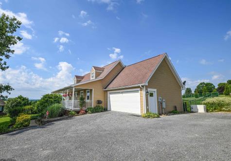 212 Green Valley Drive Reedsville WV 26547