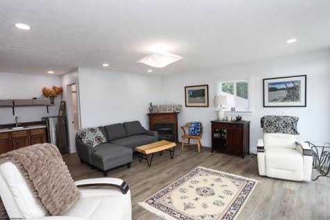 1094 Maple Lake Road Bridgeport WV 26330